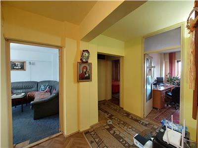 Apartament 4 camere, zona UTA